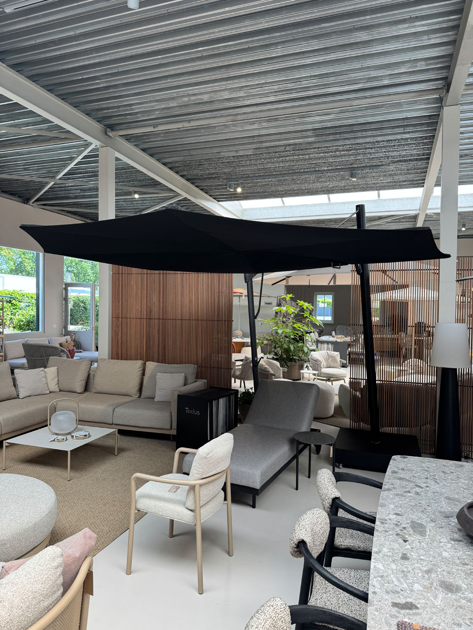 Jos de Groot Terrasadvies Umbrosa Versa parasol 01